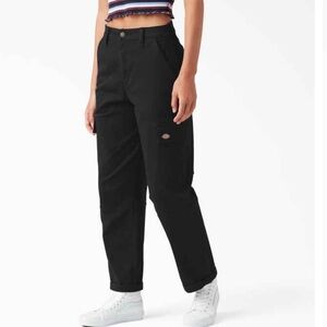 Women’s Relaxed Fit Cropped Cargo Pants - Black, 26R